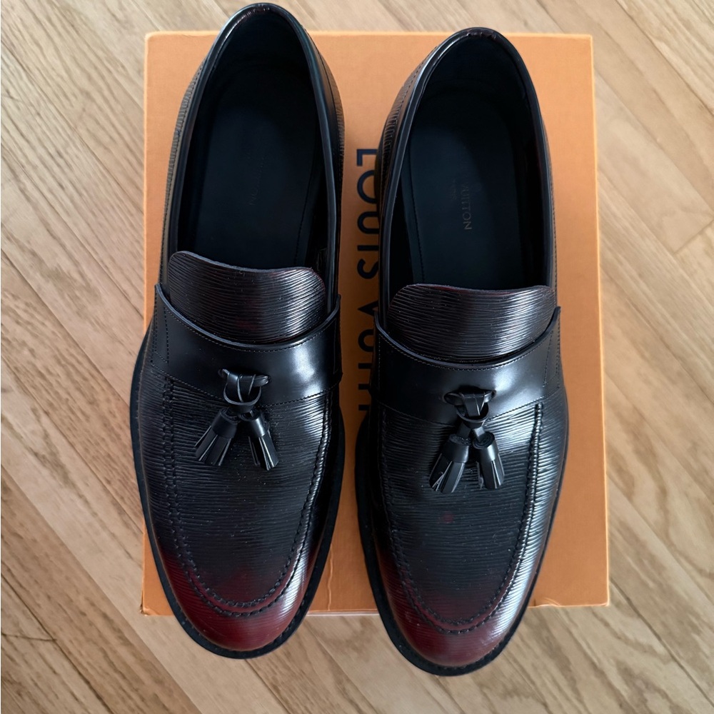 LOUIS VUITTON MENS SHoes  SIZE 10 as pictured great condition 100 authentic